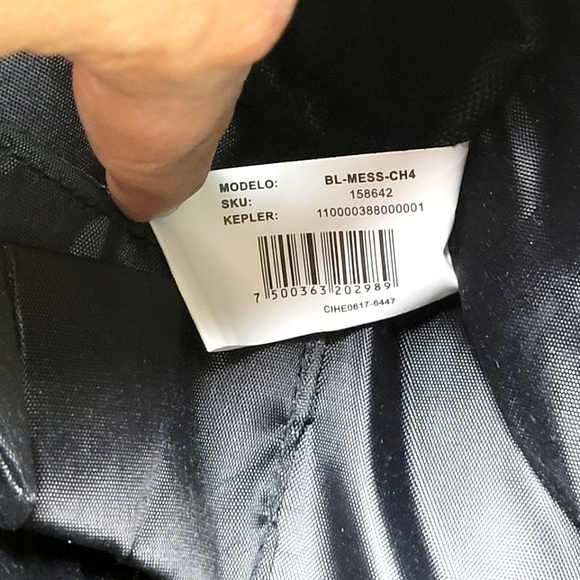 Boy London Messenger bag black 12 X 10 X3 Inches. Great Condition - Picture 4 of 5